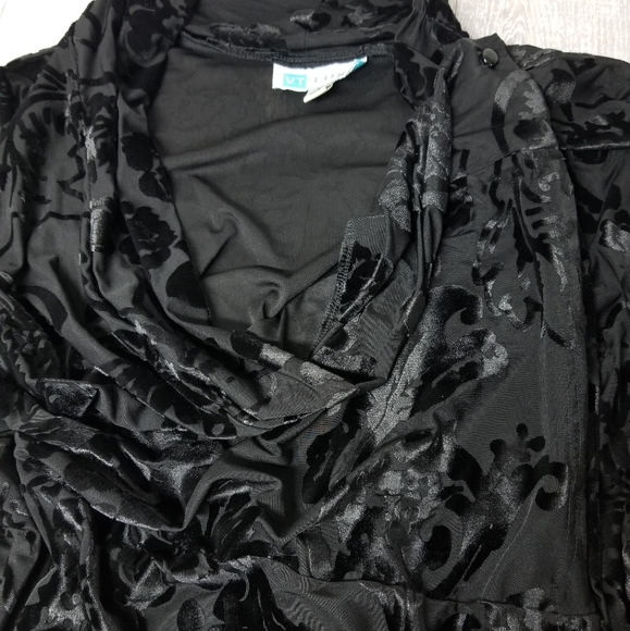 Velvet embossed cardi - Picture 2 of 11